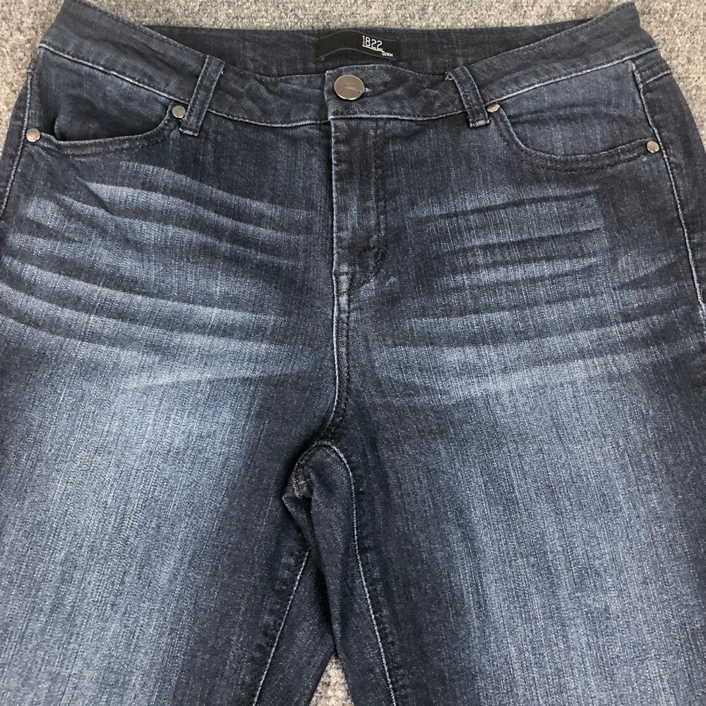 1822 Denim Flare Jeans Dark Wash Whiskered Wide Leg Womens Size 12/31 32x32 - Picture 2 of 13